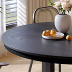 Table de salle à manger ronde de ferme 59 en bois massif, plateau texturé en bois avec piètement en X croisé, noir