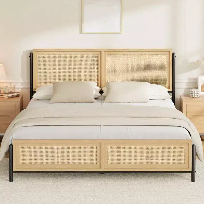 Cadre de lit Boho pour lit double/Queen/King avec tête et pied de lit en rotin naturel, lit plateforme en bois, aucun sommier tapissier requis, silencieux