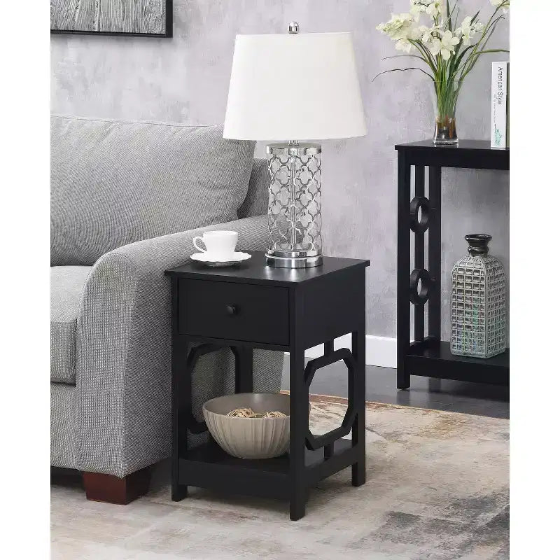 Table de chevet à 1 tiroir avec motif latéral octogonal, étagères à deux niveaux et tiroir coulissant, table d'appoint élégante pour le rangement dans la chambre